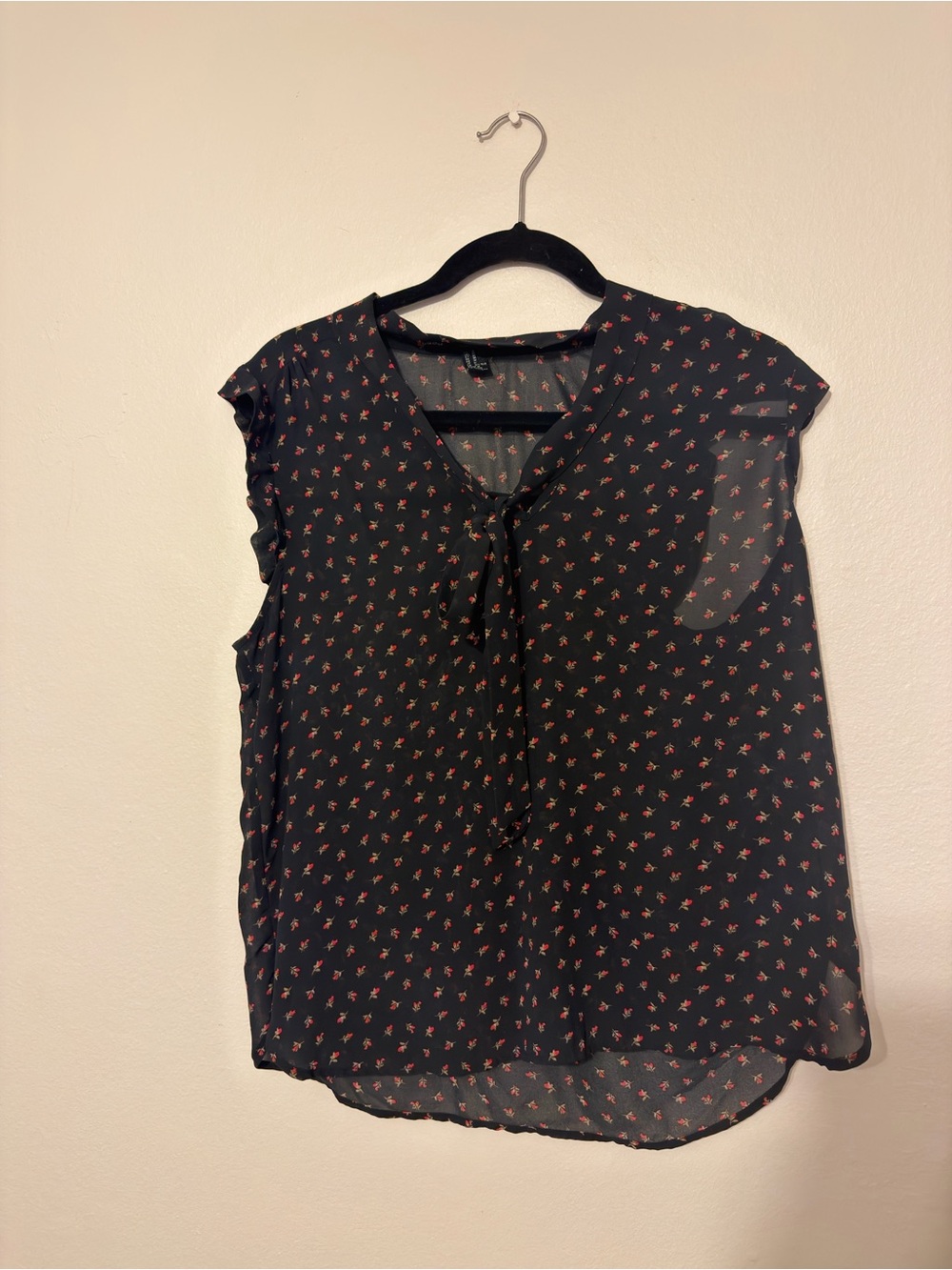 Forever 21 Black Sleeveless Tie-Neck Blouse with Pink Floral Print